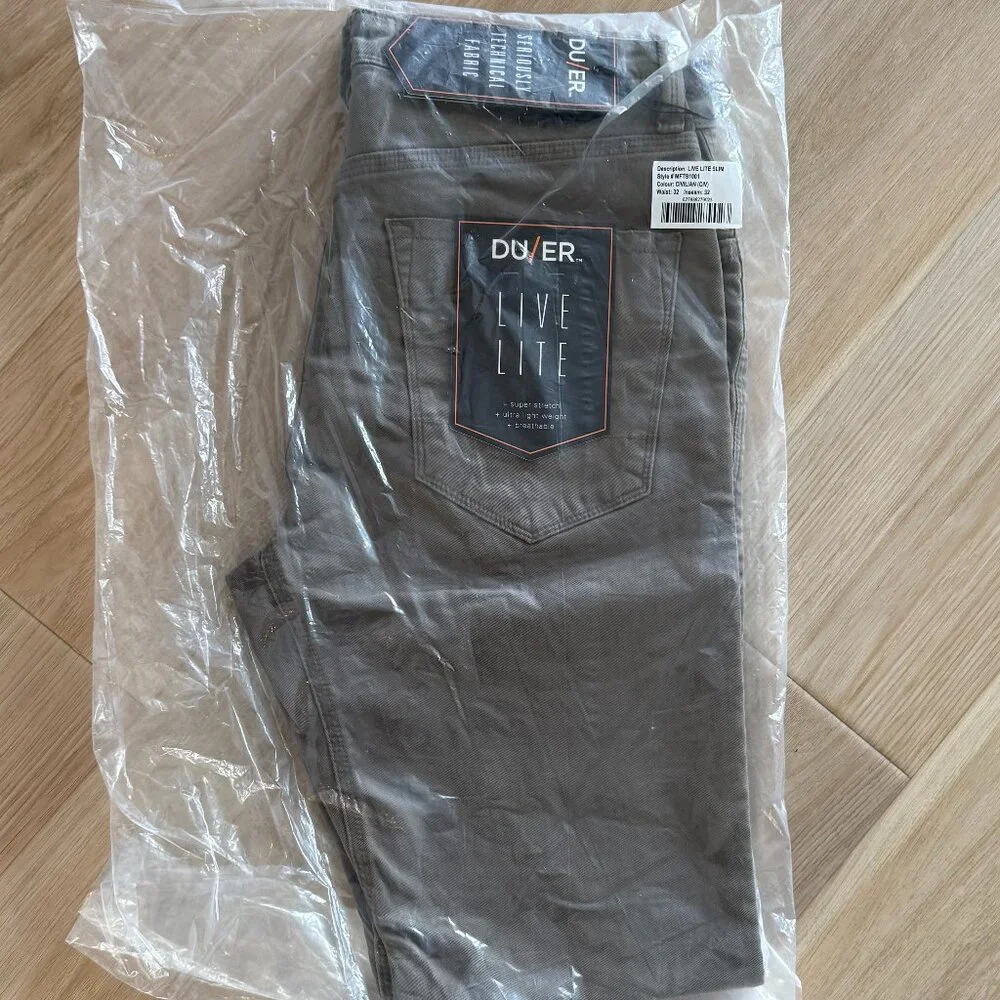 ** HARD TO FIND** NWT Duer T2X- Live Lite Slim 32X32